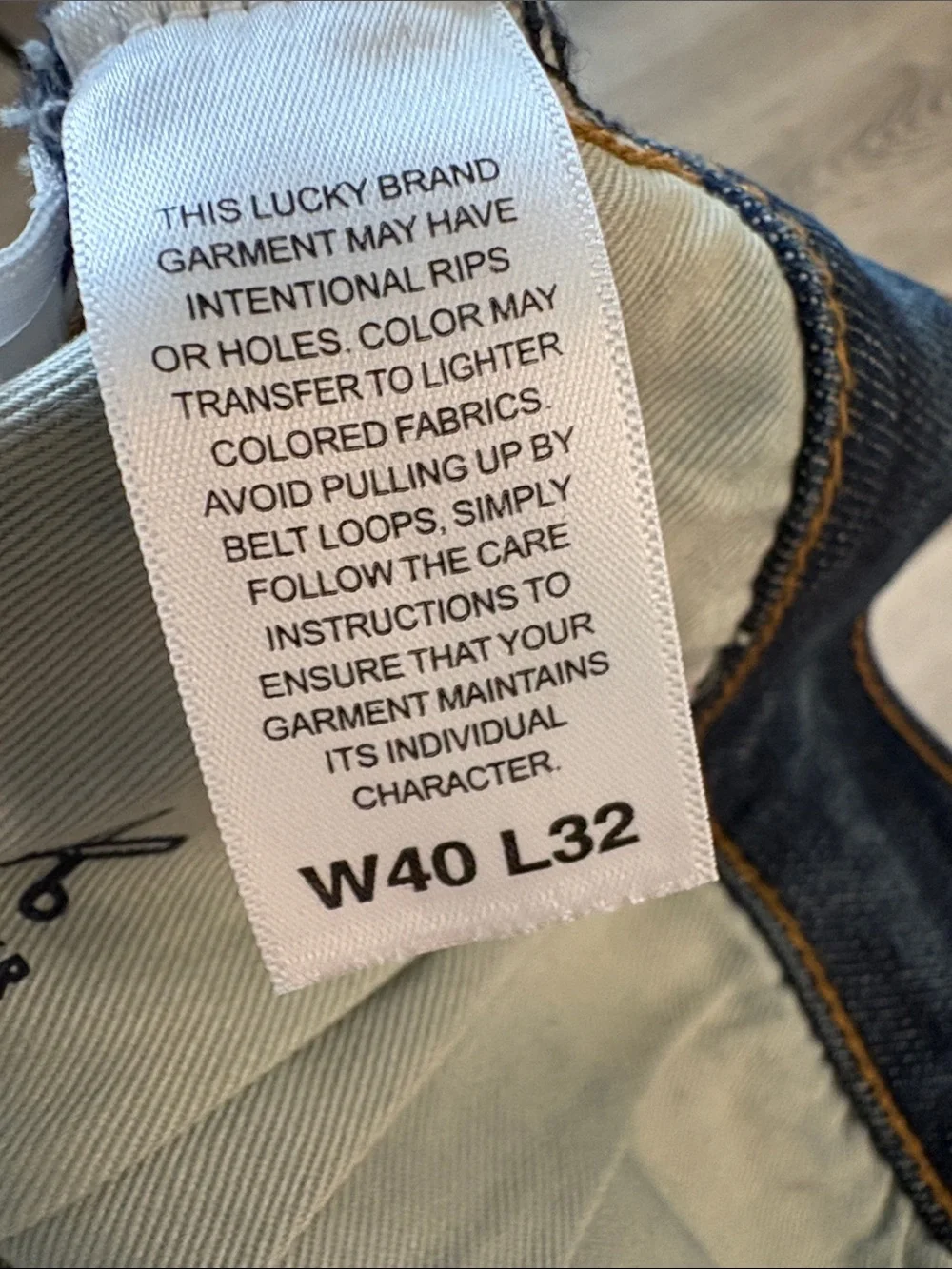 NEW WITH TAGS Lucky Brand 223 Straight Fit Jeans 40x32 blue denim casual classic